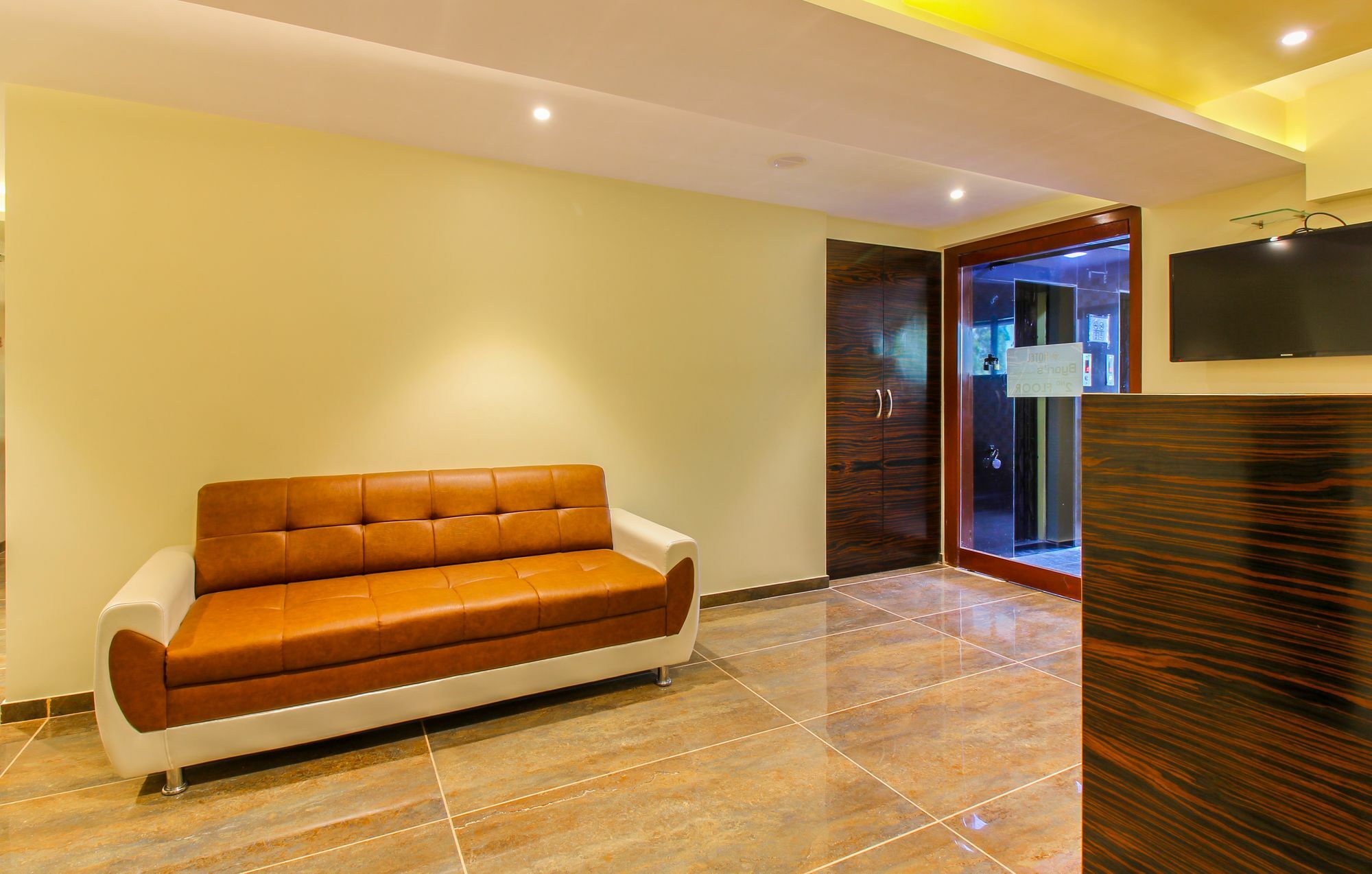 Fluorescent By Bizzgrow Hotels International Airport - Formerly Known As Byaris International Mumbai Ngoại thất bức ảnh