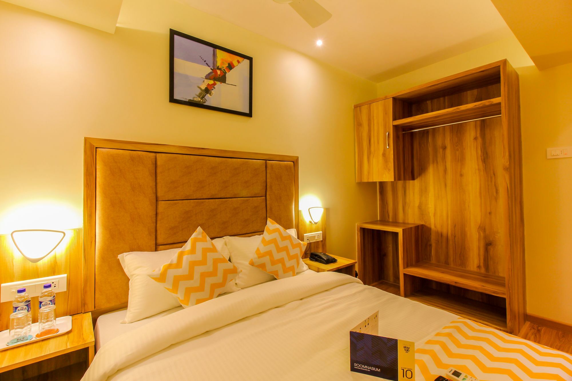 Fluorescent By Bizzgrow Hotels International Airport - Formerly Known As Byaris International Mumbai Ngoại thất bức ảnh