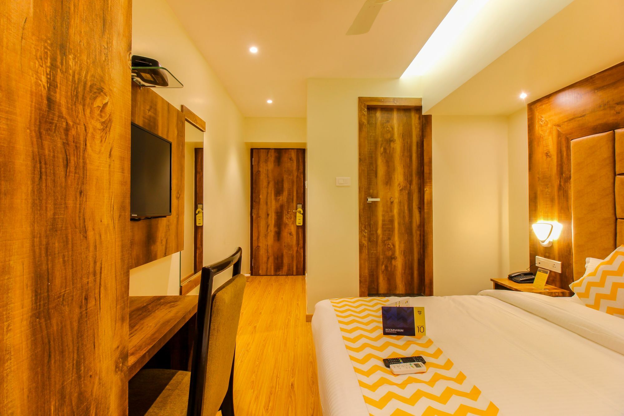 Fluorescent By Bizzgrow Hotels International Airport - Formerly Known As Byaris International Mumbai Ngoại thất bức ảnh