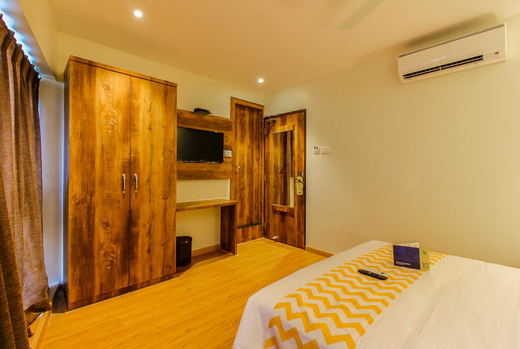 Fluorescent By Bizzgrow Hotels International Airport - Formerly Known As Byaris International Mumbai Ngoại thất bức ảnh