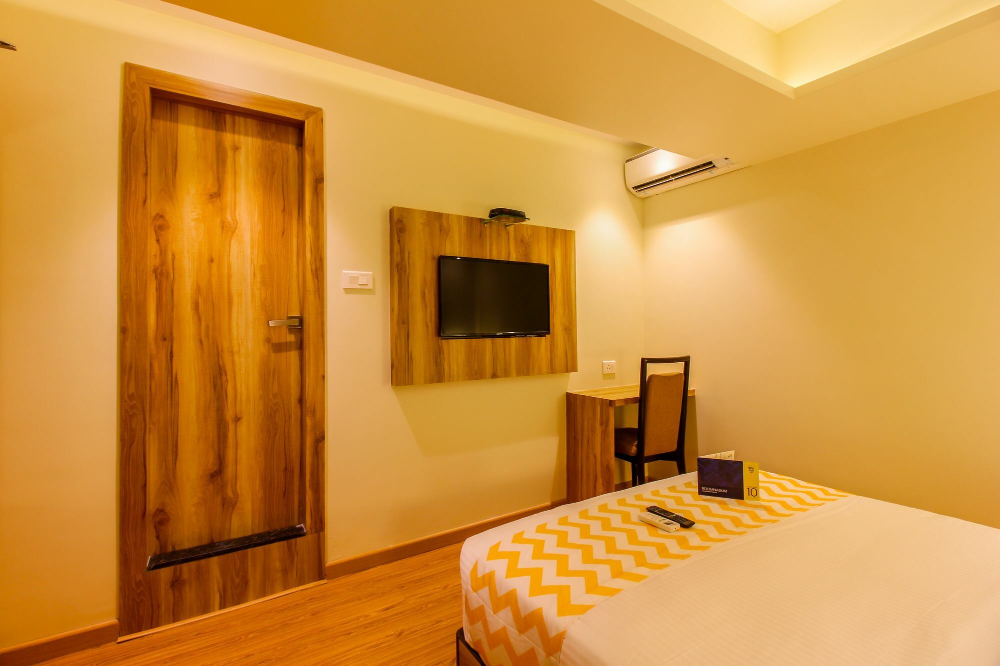 Fluorescent By Bizzgrow Hotels International Airport - Formerly Known As Byaris International Mumbai Ngoại thất bức ảnh