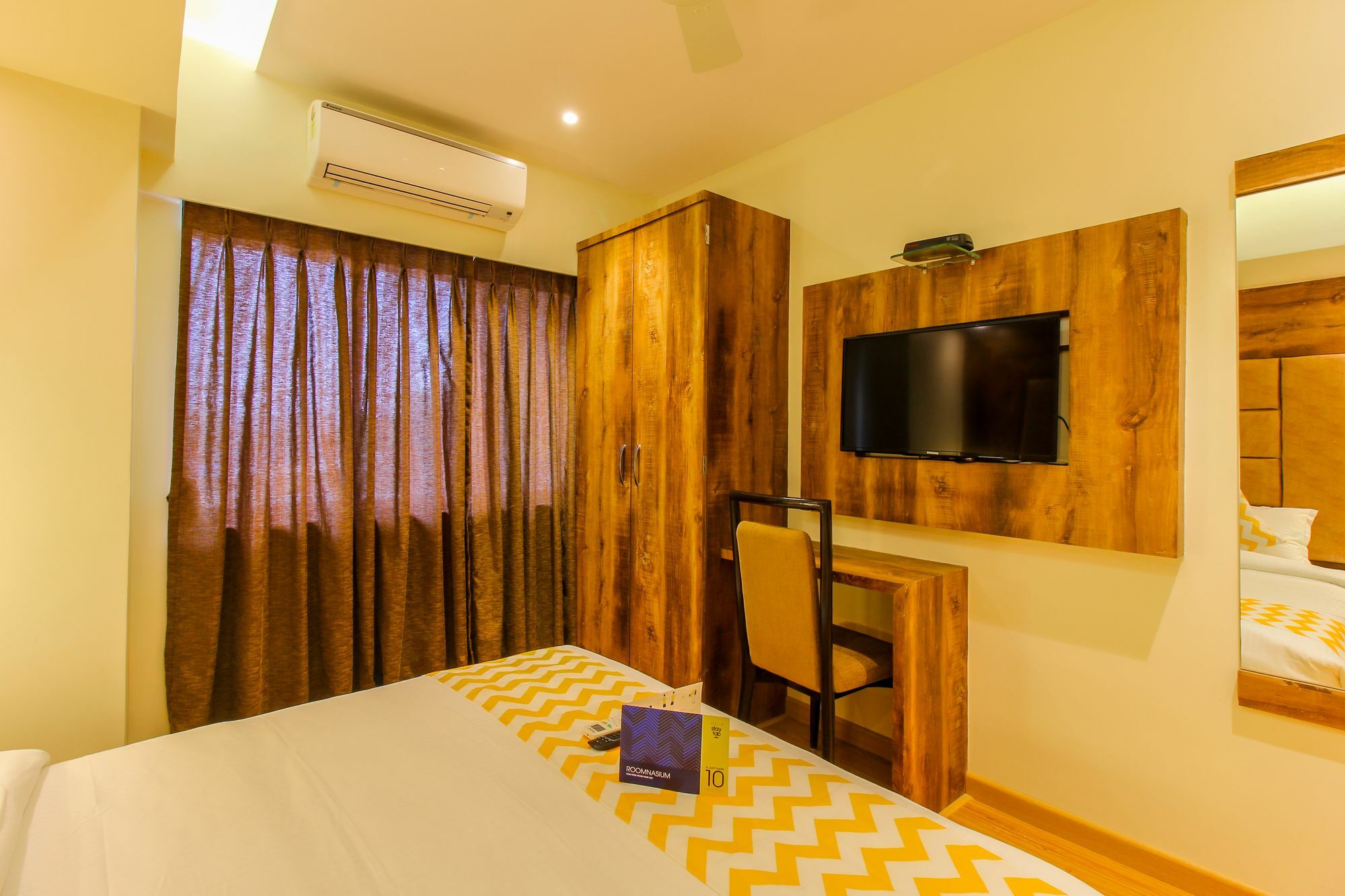 Fluorescent By Bizzgrow Hotels International Airport - Formerly Known As Byaris International Mumbai Ngoại thất bức ảnh