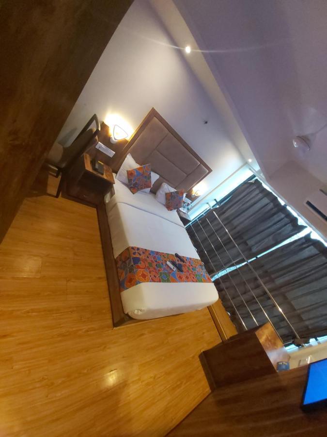 Fluorescent By Bizzgrow Hotels International Airport - Formerly Known As Byaris International Mumbai Ngoại thất bức ảnh