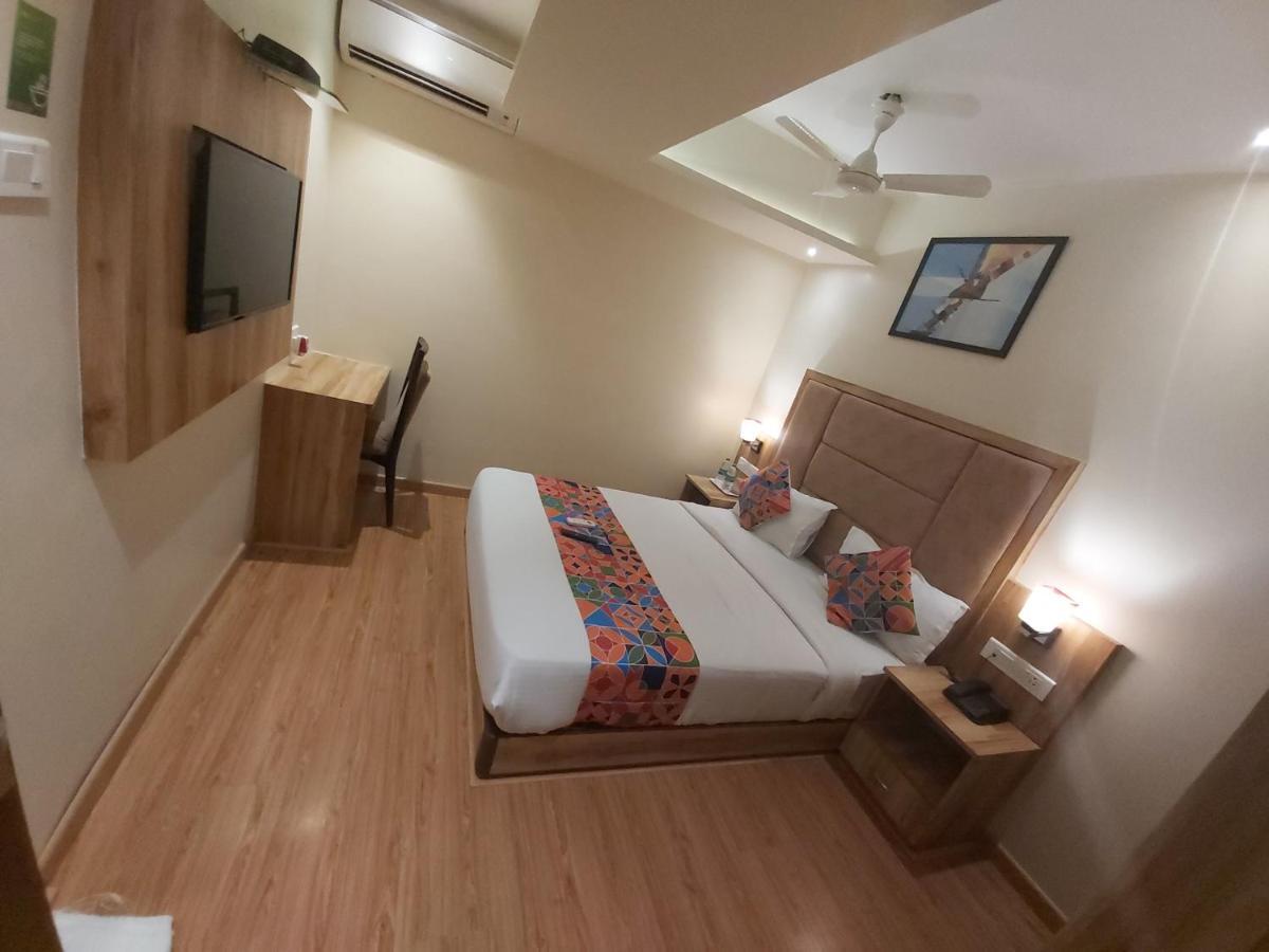 Fluorescent By Bizzgrow Hotels International Airport - Formerly Known As Byaris International Mumbai Ngoại thất bức ảnh