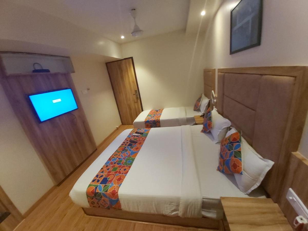 Fluorescent By Bizzgrow Hotels International Airport - Formerly Known As Byaris International Mumbai Ngoại thất bức ảnh