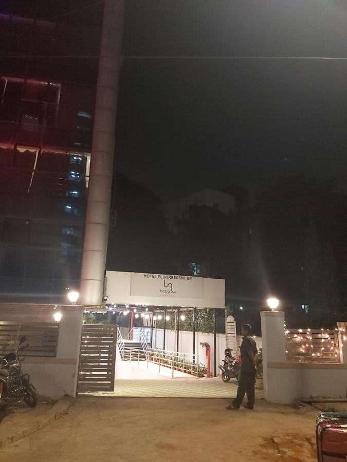 Fluorescent By Bizzgrow Hotels International Airport - Formerly Known As Byaris International Mumbai Ngoại thất bức ảnh