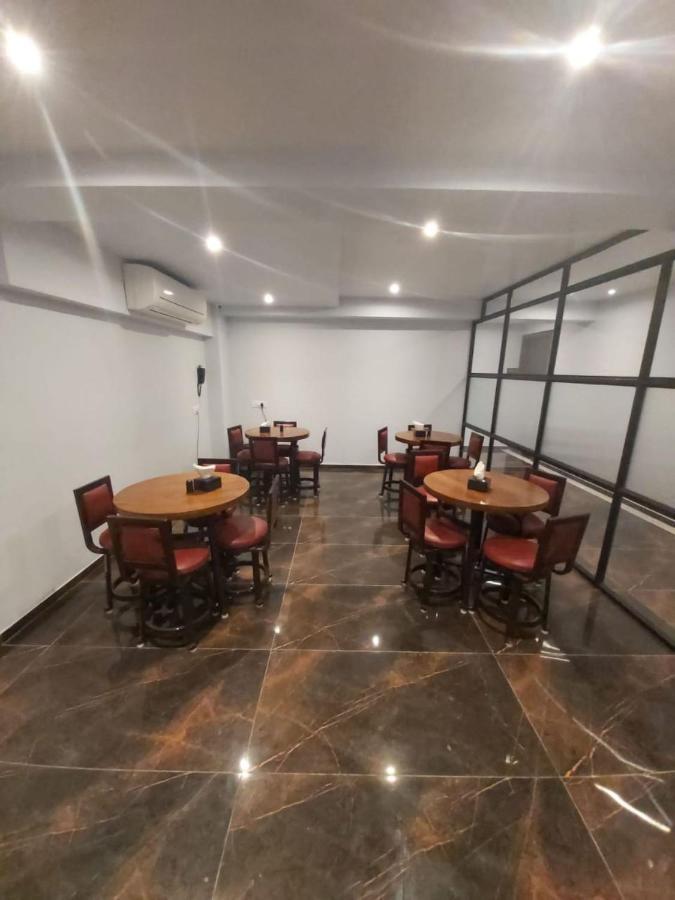 Fluorescent By Bizzgrow Hotels International Airport - Formerly Known As Byaris International Mumbai Ngoại thất bức ảnh