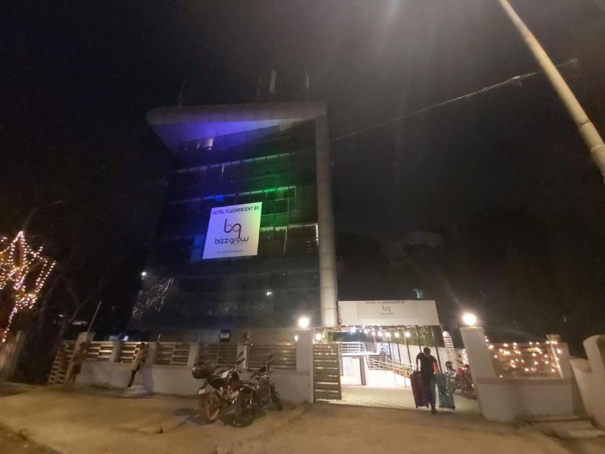 Fluorescent By Bizzgrow Hotels International Airport - Formerly Known As Byaris International Mumbai Ngoại thất bức ảnh
